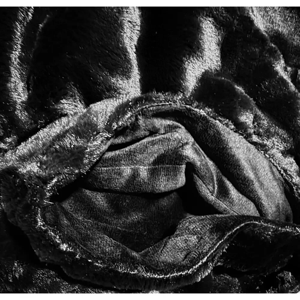 FRYE Faux Fur Throw Blanket Black TEXTURED Plaid 50 X 70